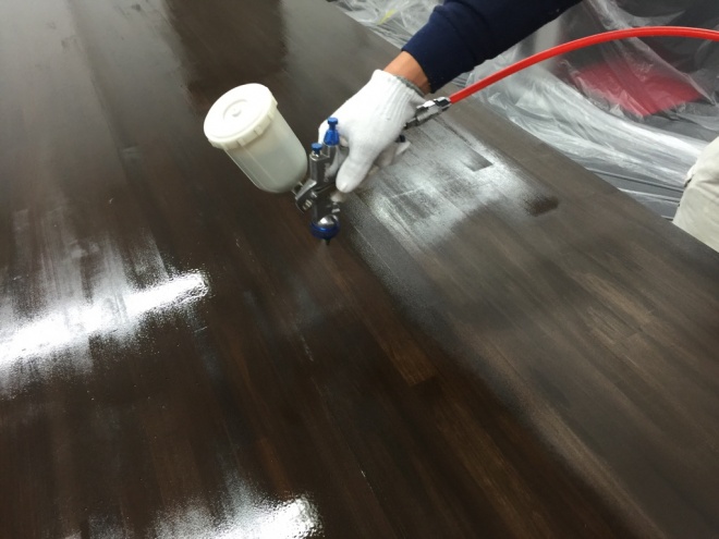 テーブル　家具塗装　ウレタンクリヤー　大阪事務所